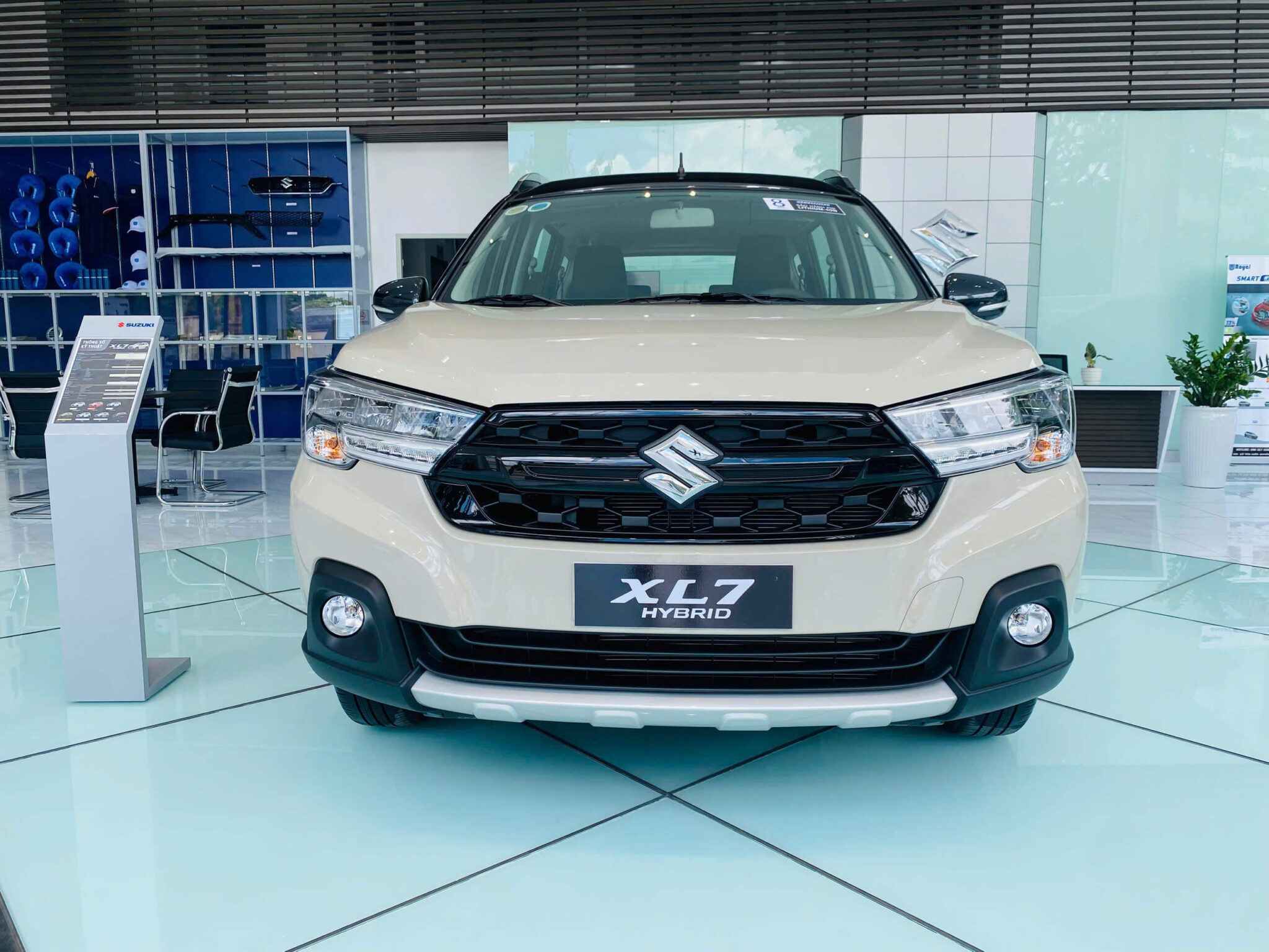 Suzuki XL7 Hybrid