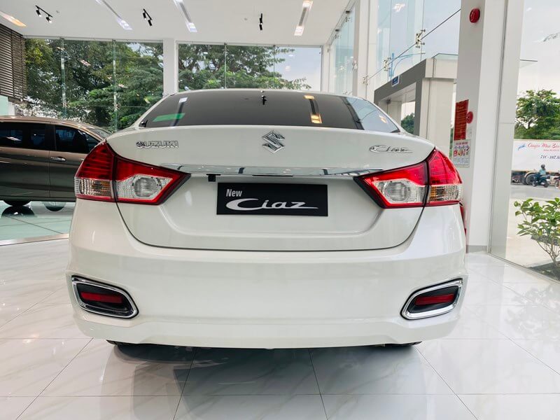 Suzuki Ciaz : giá xe, giá lăn bánh và khuyến mãi