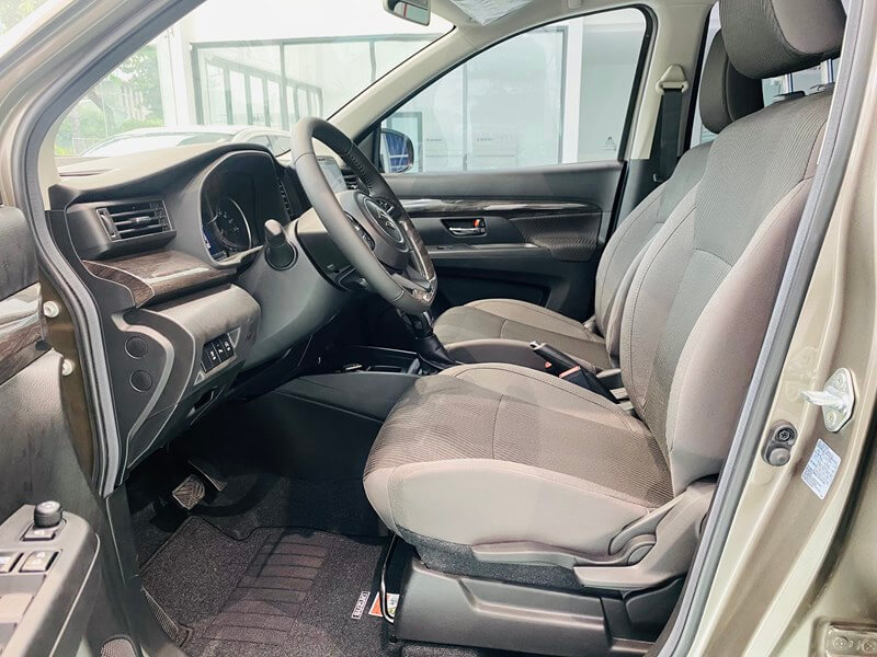 Suzuki Ertiga Hybrid AT : giá xe, giá lăn bánh và khuyến mãi