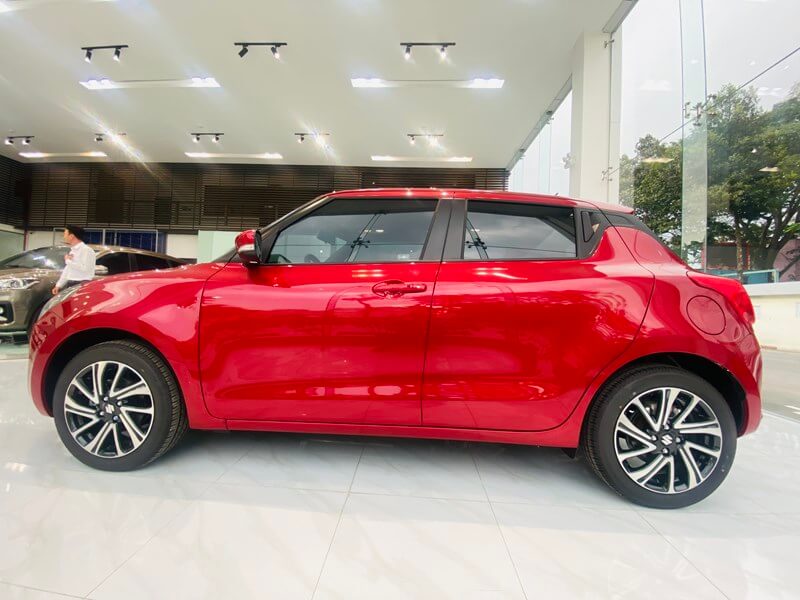 Suzuki Swift gia xe gia lan banh va khuyen mai